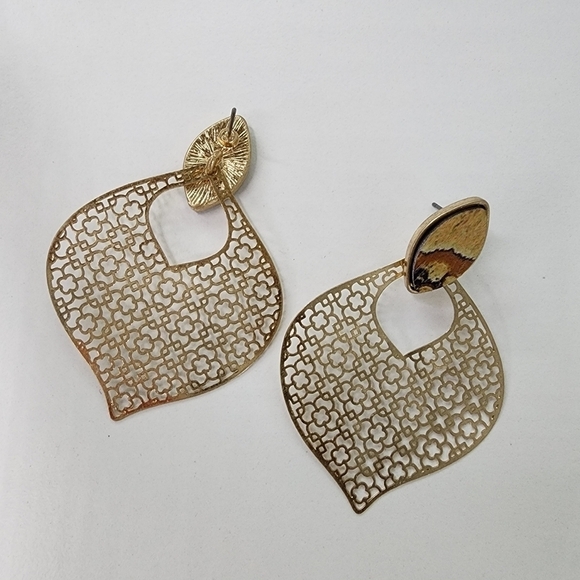 NWT Brown Wood Golden Teardrop Filigree Metal Earrings - Picture 6 of 7